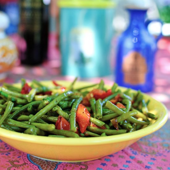 Green beans with garlic and basil