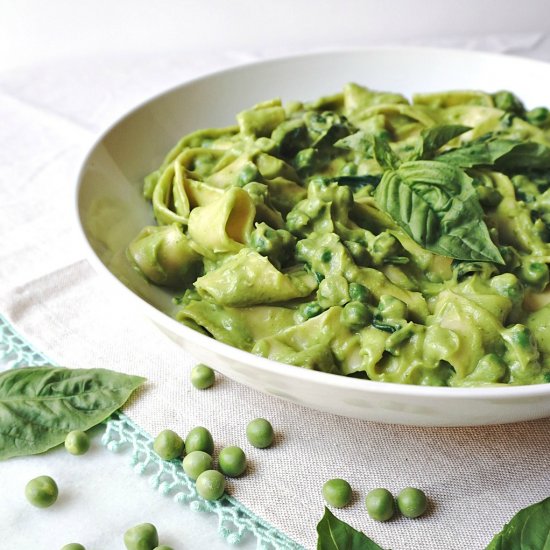 Pasta with Avocado Basil Sauce