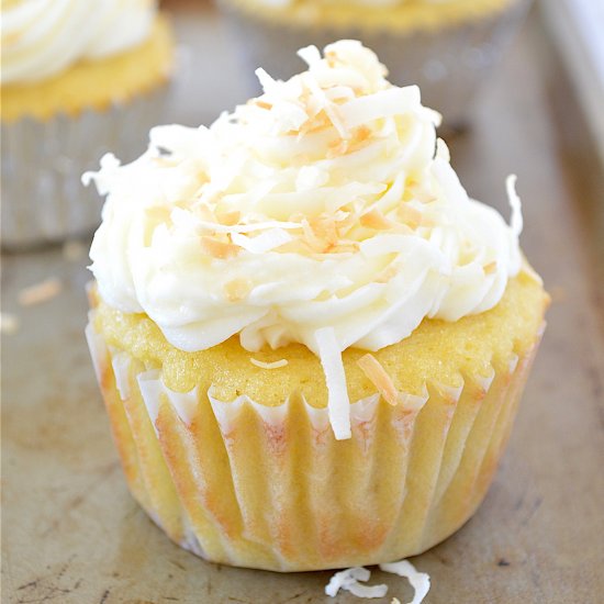 Coconut Cream Pie Cupcakes