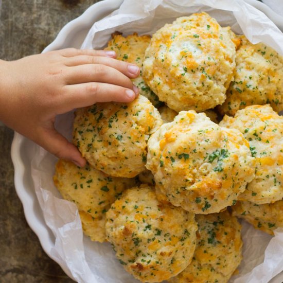 Garlic Cheddar Biscuits