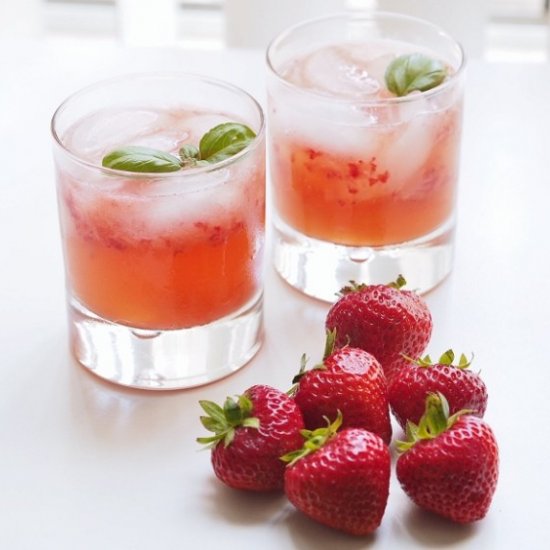 Strawberry Ginger Kombucha Cocktail