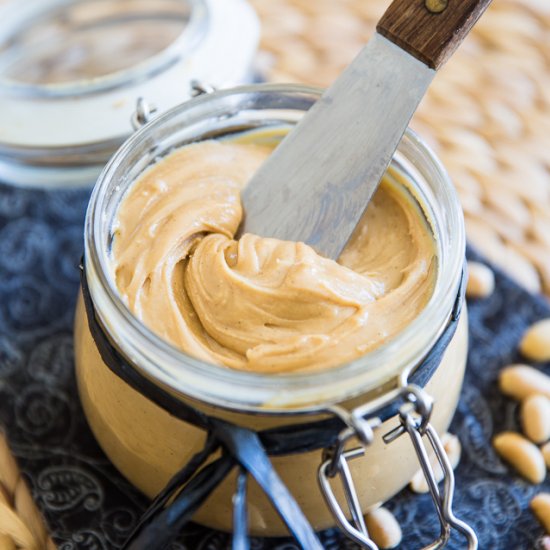 Homemade Creamy Peanut Butter