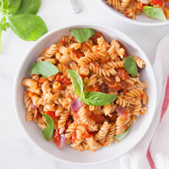 Tomato and Pepper One Pot Pasta