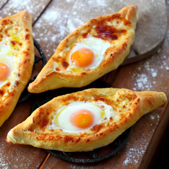 Adjarian khachapuri