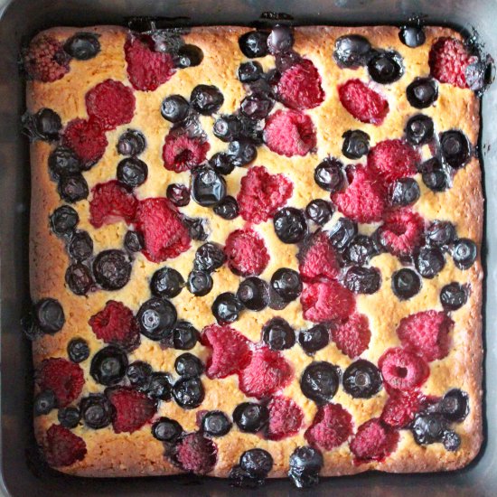 Raspberry Blueberry Oatbake