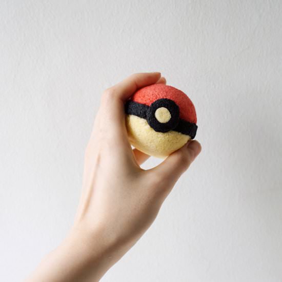 Pokeball Chiffon Cake