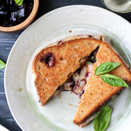 Baked Brie Grilled Cheese Sandwich