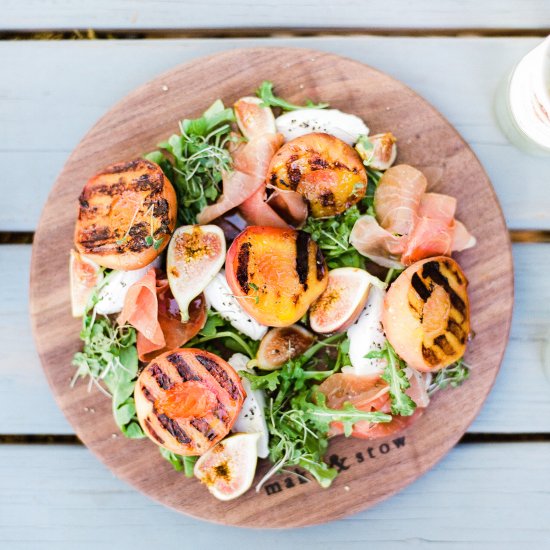 Grilled Peach & Prosciutto Salad