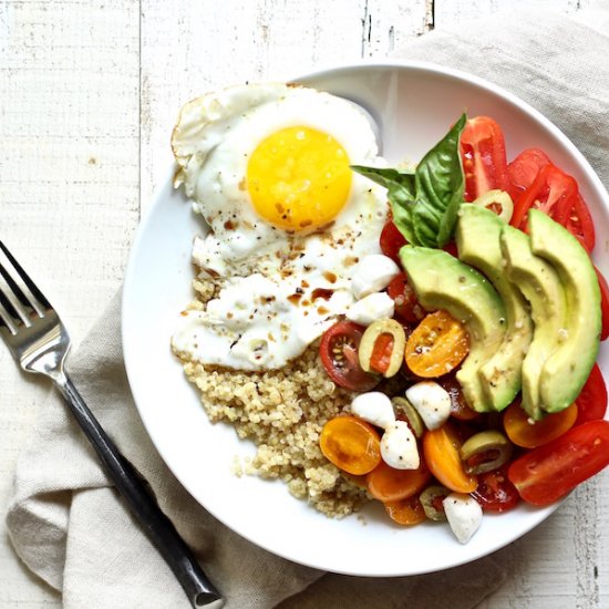 Easy Quinoa Breakfast Bowl