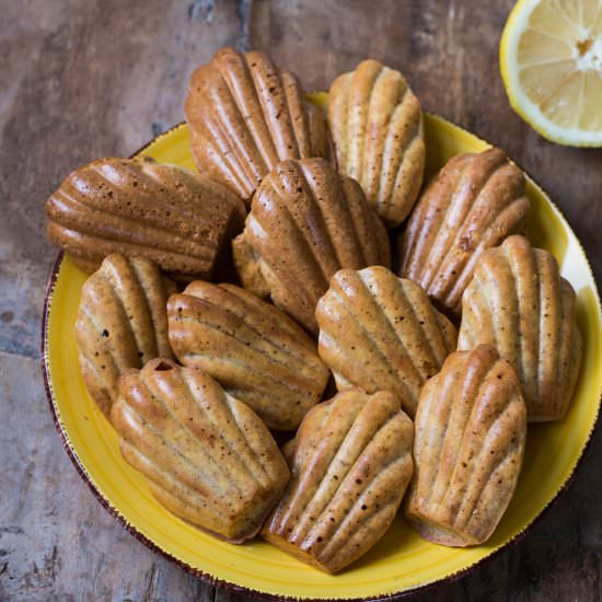 Low Calorie Lemon Madeleines