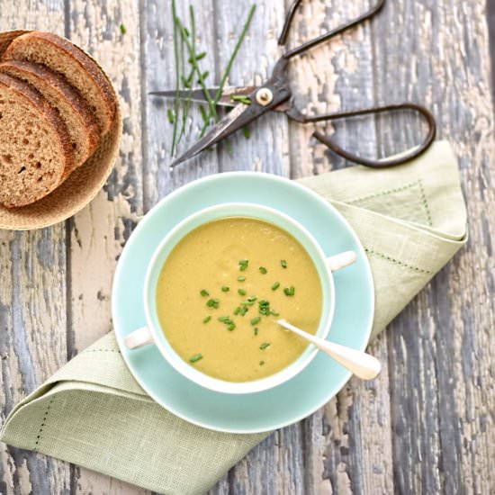 Broccoli, courgette and wasabi soup