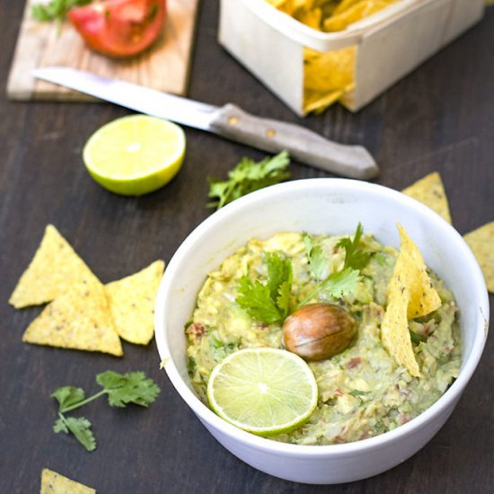 Traditional Mexican Guacamole