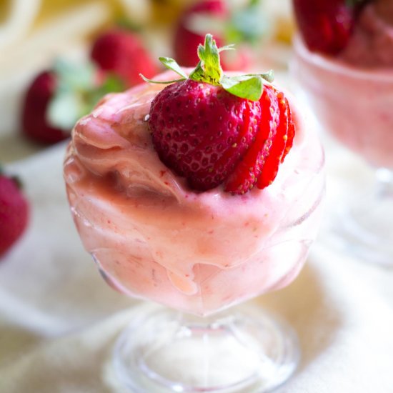 Peach and Strawberry Frozen Yogurt