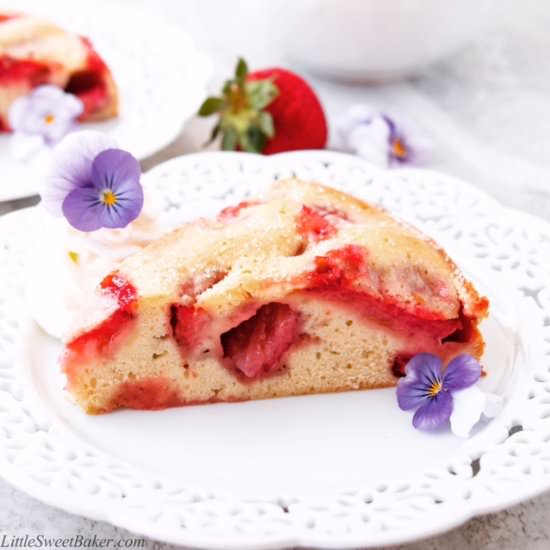 Simple Fresh Strawberry Cake