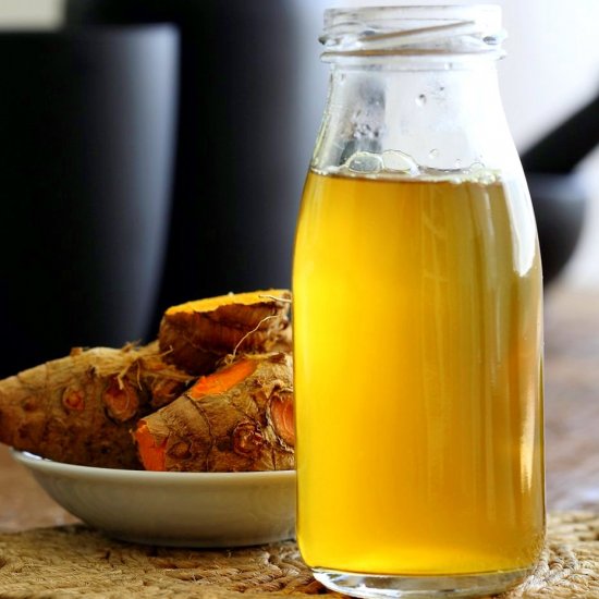 Fresh Turmeric Root and Ginger Tea