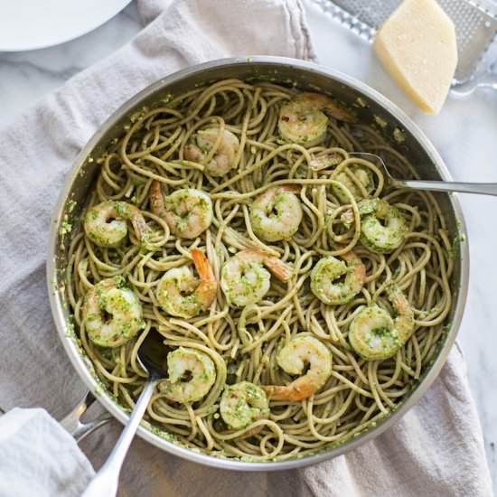 Easy Shrimp Pasta with Pesto