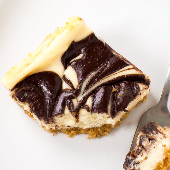 Nutella Swirled Cheesecake Bars