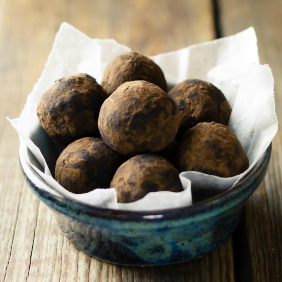 No Bake Raw Fudge Brownie Bites