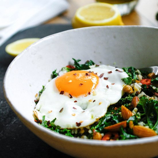 Kale, Chilli & Almond Bowl