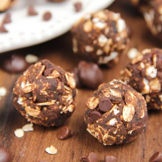 Chocolate Fig Energy Bites