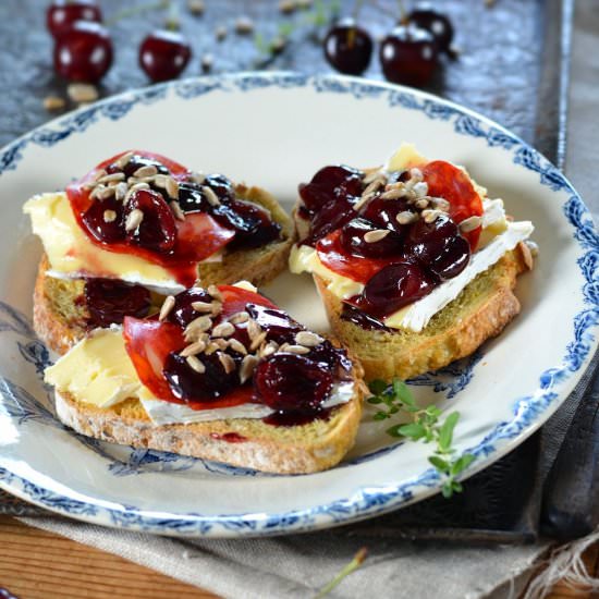 Brie on Toasts with Cherry Jam