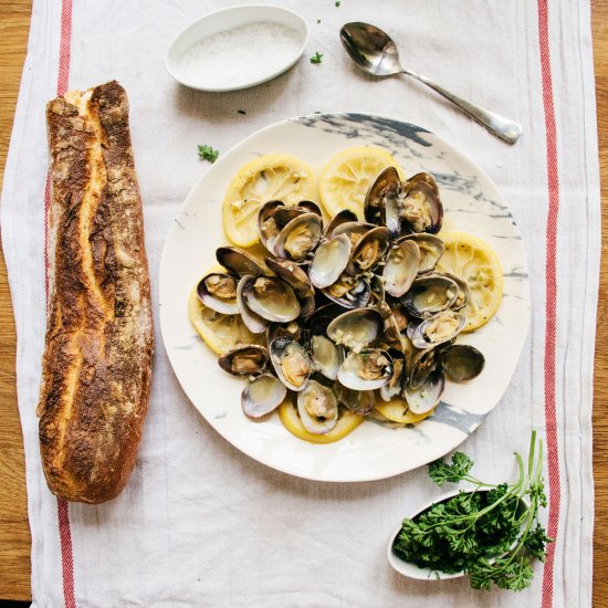 Clams with Wine, Butter, & Lemons