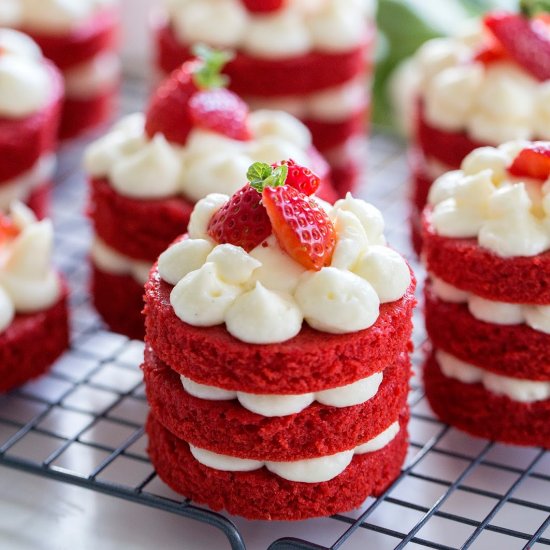 Mini Red Velvet Cakes