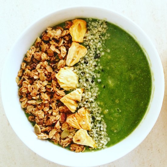 Papaya and Coconut Smoothie Bowl