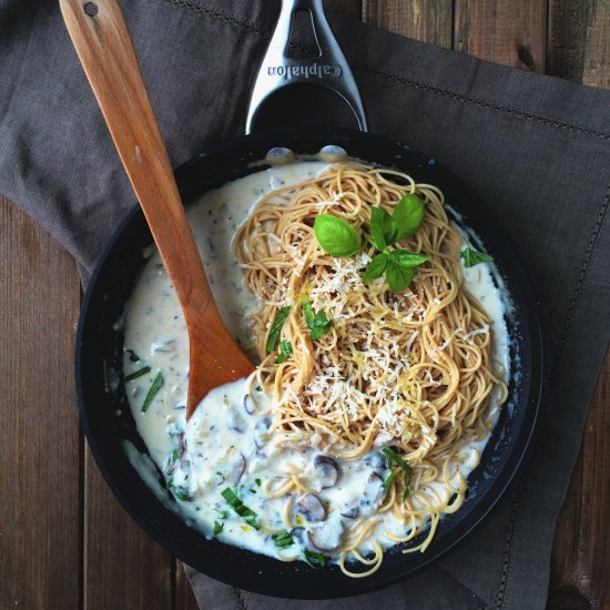 Herbed Mushroom Cream Sauce Pasta