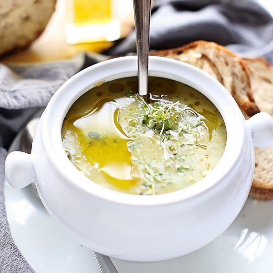 Quick and Easy Zucchini Soup