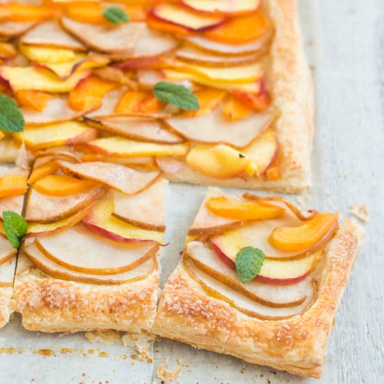 Stone fruit puffy tart