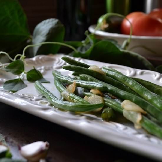 Easy Garlicky Steamed Green Beans