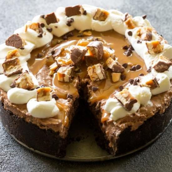 Hot Mess Nutella Snickers Pie