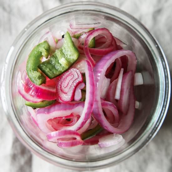 Quick Spicy Pickled Onions