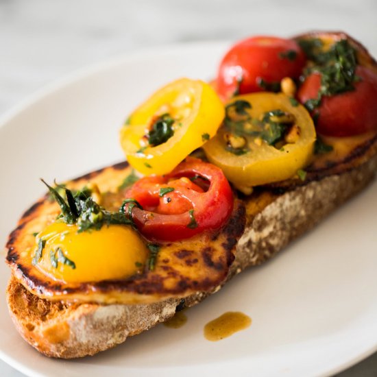 Tomato & Halloumi Toast