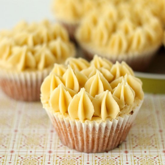 Banana cupcakes with Kaya Frosting