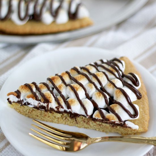 S’mores Dessert Pizza