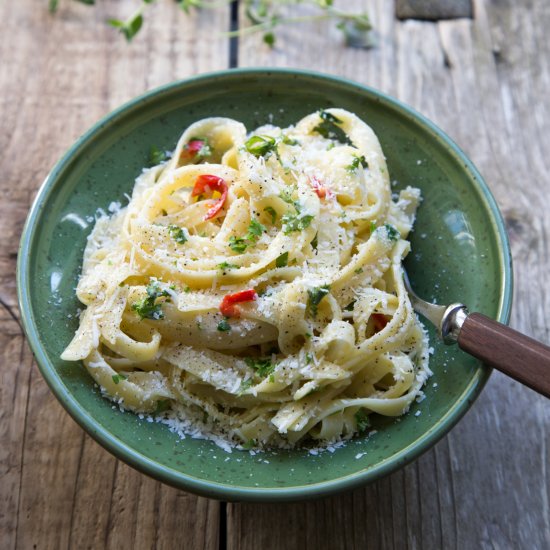 Quick Garlic Butter Pasta