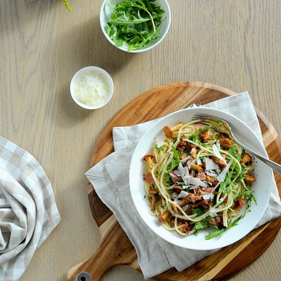 Spaghetti with chanterelles