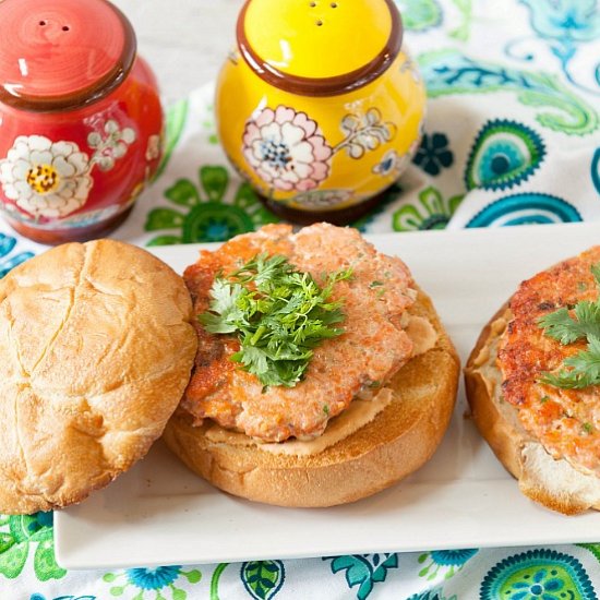 Asian Salmon Burgers Sriracha Mayo