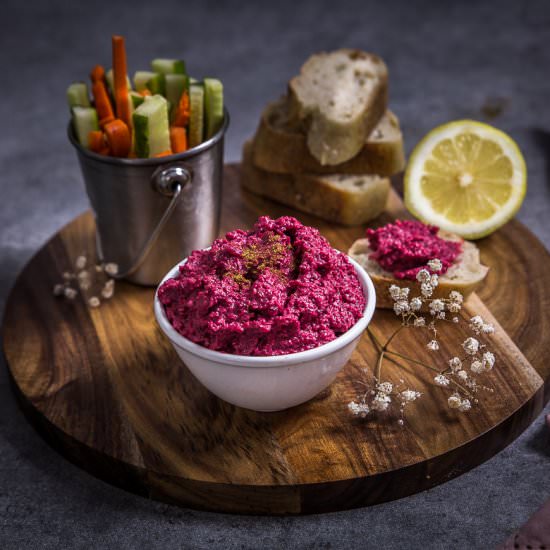 Beet hummus