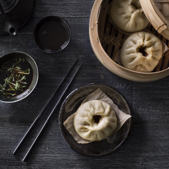 Steamed bao buns