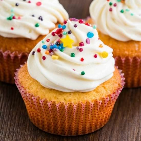 Delicious Simple Vanilla Cupcake