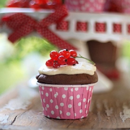 Cupcakes with Milky Icing