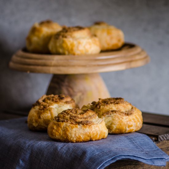 Sweet Tahini Buns