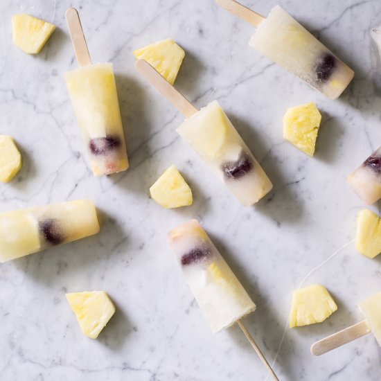 Piña colada ice lollies