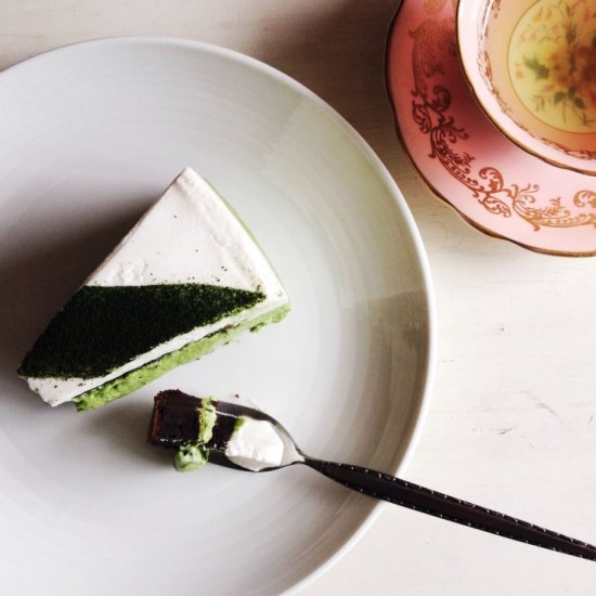 Matcha Vanilla Mousse Cake