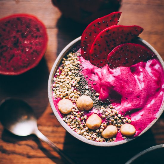 Dragon Fruit Smoothie Bowl