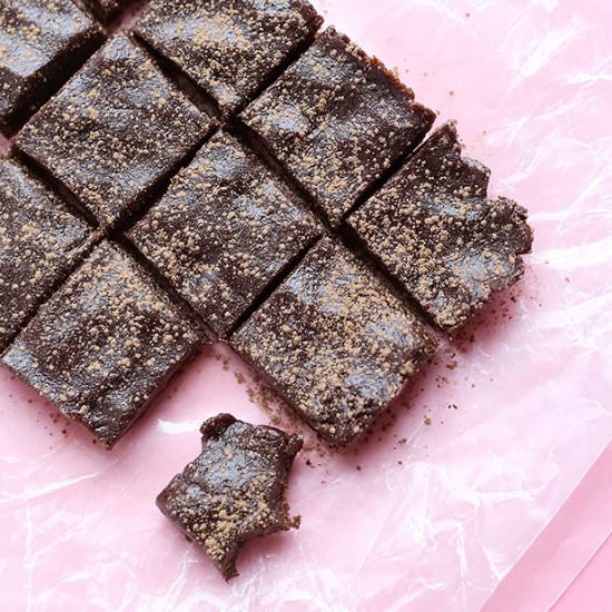 3 INGREDIENT NO BAKE VEGAN BROWNIES