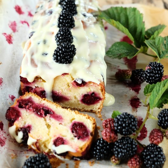 Blackberries bound cake